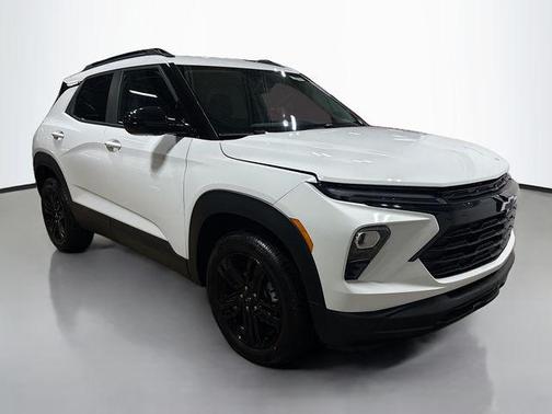 Summit White 2026 Chevrolet Trailblazer LT