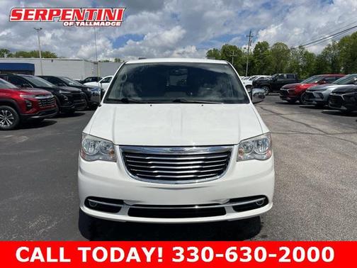 2013 Chrysler Town & Country Touring-L