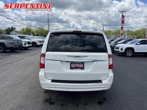 2013 Chrysler Town & Country Touring-L