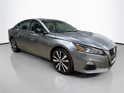 2021 Nissan Altima SR FWD