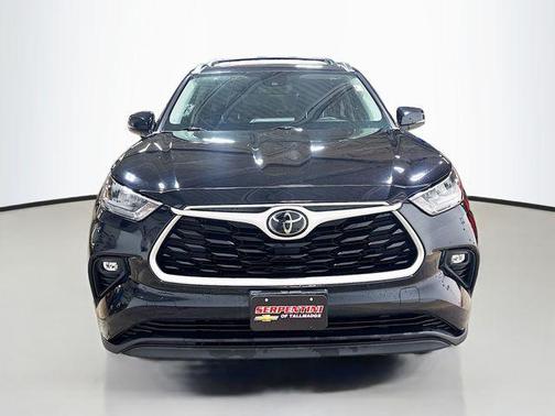 Midnight Black Metallic 2020 Toyota Highlander XLE