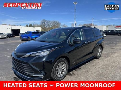 2021 Toyota Sienna XLE 8 Passenger