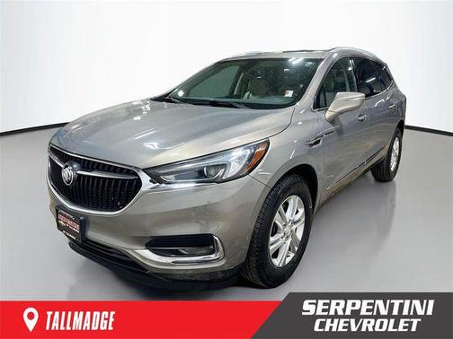 Pepperdust Metallic 2018 Buick Enclave Essence