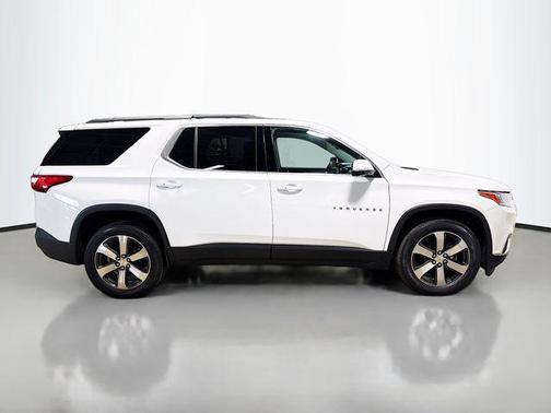 Summit White 2020 Chevrolet Traverse LT Leather