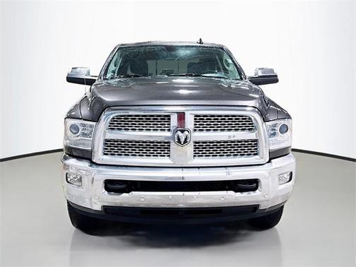 2017 RAM 2500 Laramie Crew Cab 4x4 6'4' Box