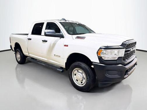 2022 RAM 2500 Tradesman Crew Cab 4x4 6'4' Box