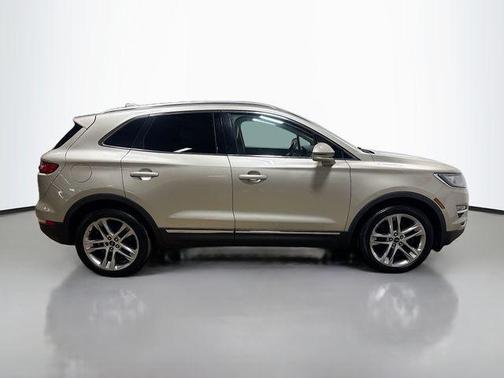 Palladium White Gold Metallic 2017 Lincoln MKC Reserve