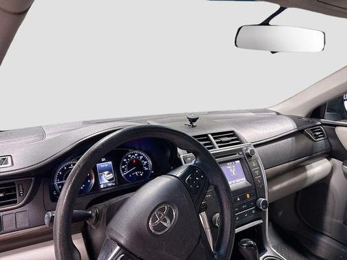 Parisian Night Pearl 2017 Toyota Camry LE