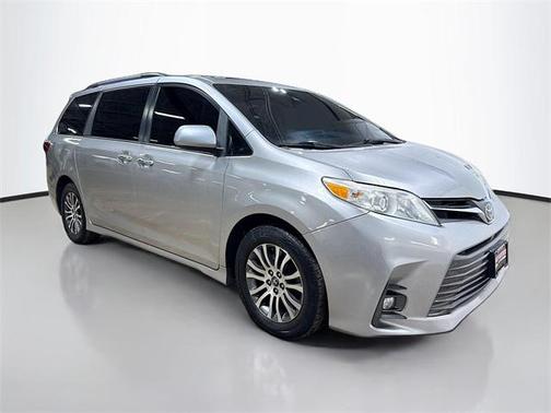 2018 Toyota Sienna XLE