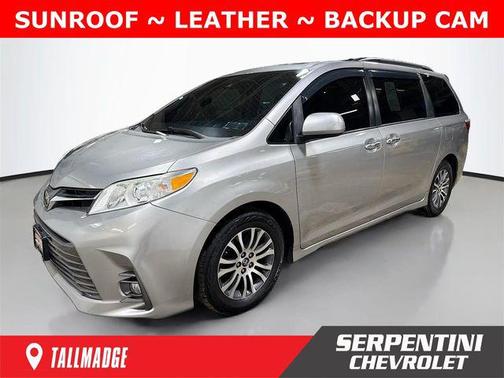2018 Toyota Sienna XLE