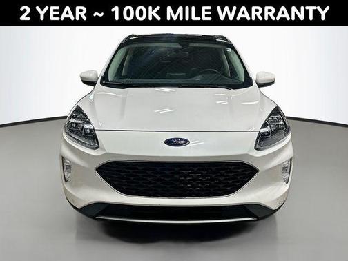 Star White Metallic Tri-Coat 2022 Ford Escape Titanium