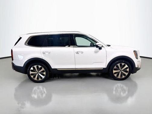 Glacial White Pearl 2021 Kia Telluride S