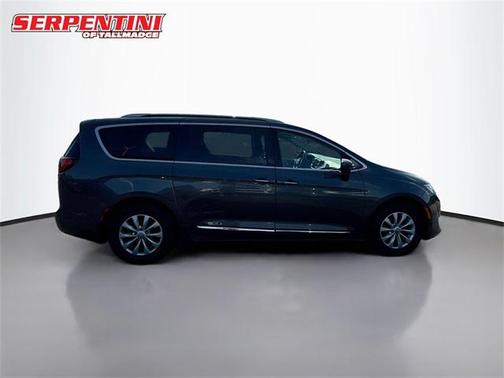 2018 Chrysler Pacifica Touring-L