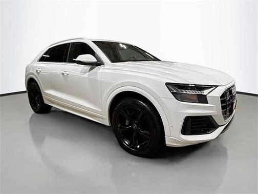 2021 Audi Q8 55 Premium Plus