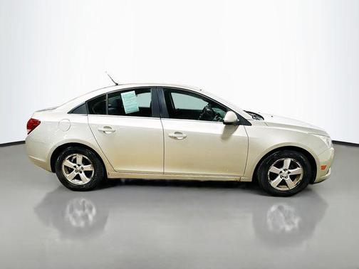 Champagne Silver Metallic 2014 Chevrolet Cruze 1LT