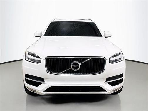 2019 Volvo XC90 T6 Momentum