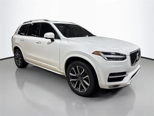 2019 Volvo XC90 T6 Momentum