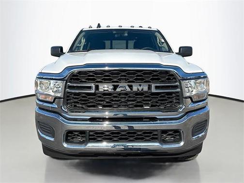 2019 RAM 2500 Tradesman Crew Cab 4x4 6'4' Box