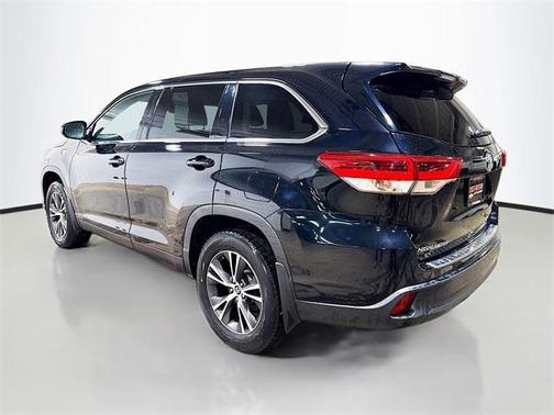 2019 Toyota Highlander LE I4
