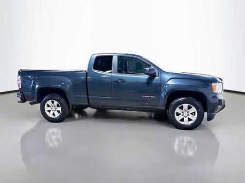 Dark Slate Metallic 2017 GMC Canyon SLE