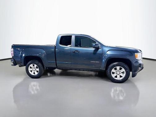 Dark Slate Metallic 2017 GMC Canyon SLE