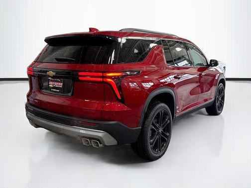 Radiant Red Tintcoat 2026 Chevrolet Traverse LT