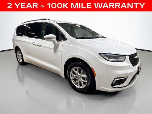 Bright White Clearcoat 2022 Chrysler Pacifica Touring L