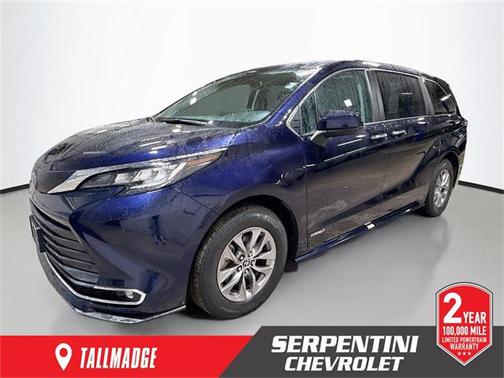 2021 Toyota Sienna XLE 7 Passenger