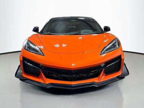 Sebring Orange Tintcoat 2025 Chevrolet Corvette Stingray w/2LT