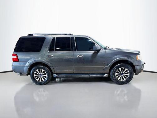 Magnetic Metallic 2016 Ford Expedition XLT