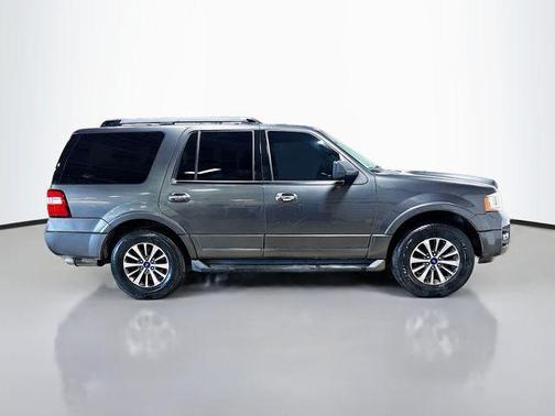 Magnetic Metallic 2016 Ford Expedition XLT