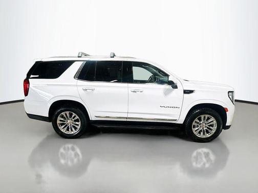 Summit White 2022 GMC Yukon SLT