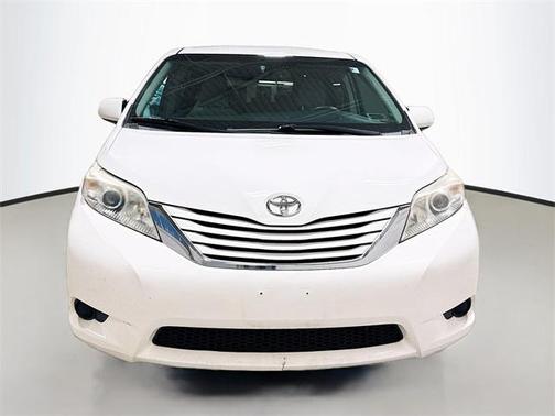 2017 Toyota Sienna LE