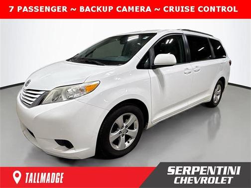 2017 Toyota Sienna LE