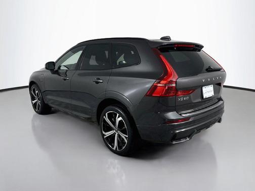 Platinum Grey Metallic 2024 Volvo XC60 Recharge Plug-In Hybrid T8 Ultimate Dark Theme