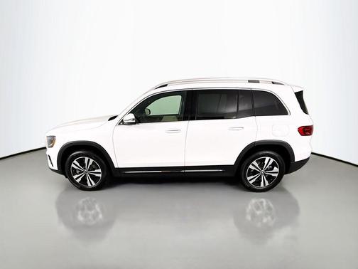 Polar White 2025 Mercedes-Benz GLB 250 4MATIC