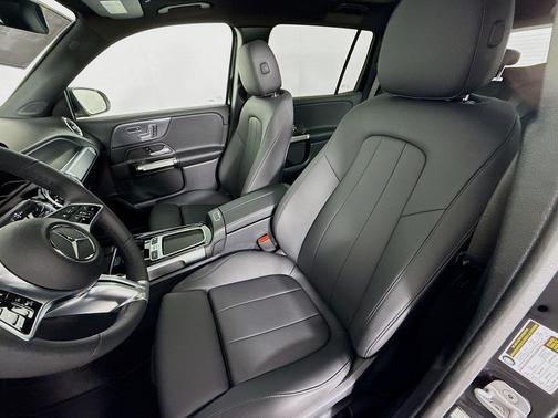 Night Black 2026 Mercedes-Benz GLB 250 4MATIC