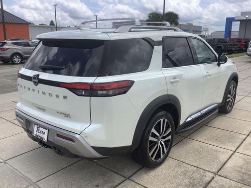 Pearl White Tricoat 2023 Nissan Pathfinder Platinum 4WD