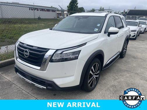 Pearl White Tricoat 2023 Nissan Pathfinder Platinum 4WD