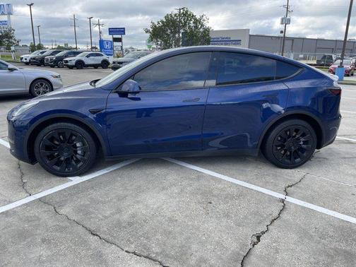2022 Tesla Model Y Long Range Dual Motor All-Wheel Drive