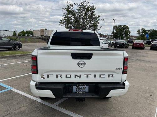 Glacier White 2025 Nissan Frontier SV