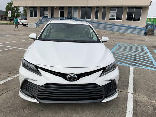 White 2022 Toyota Camry LE