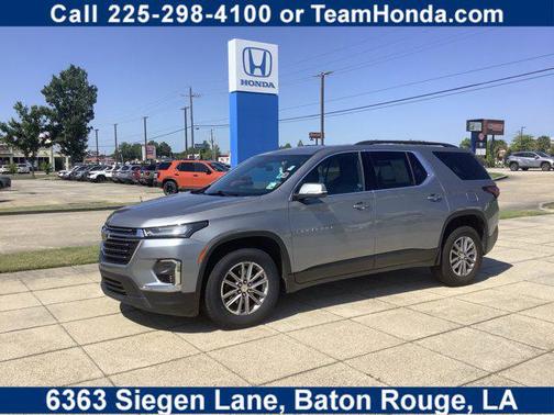 Sterling Gray Metallic 2023 Chevrolet Traverse LT Leather