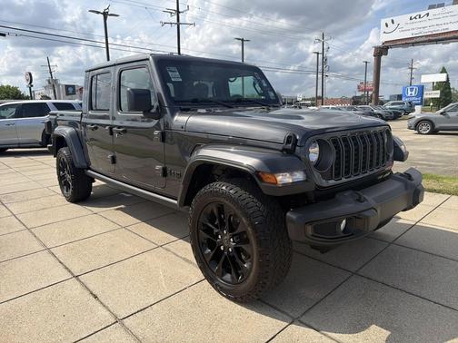 Granite Crystal Metallic Clearcoat 2024 Jeep Gladiator Nighthawk