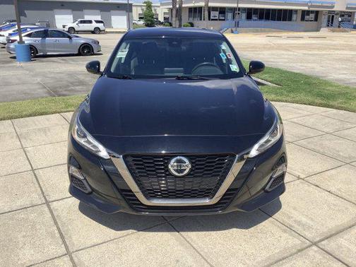 2022 Nissan Altima SR FWD