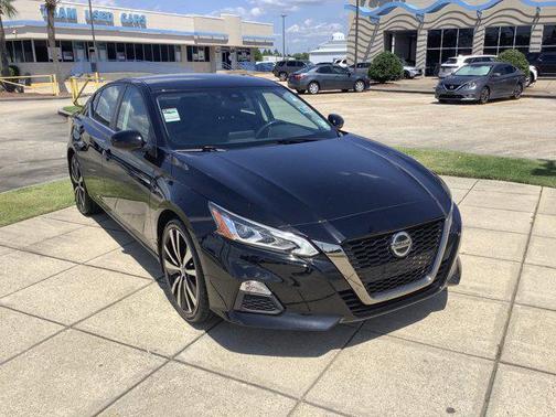 2022 Nissan Altima SR FWD
