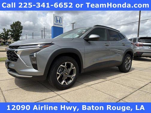 Sterling Gray Metallic 2025 Chevrolet Trax LT