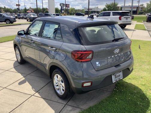 2021 Hyundai VENUE SE