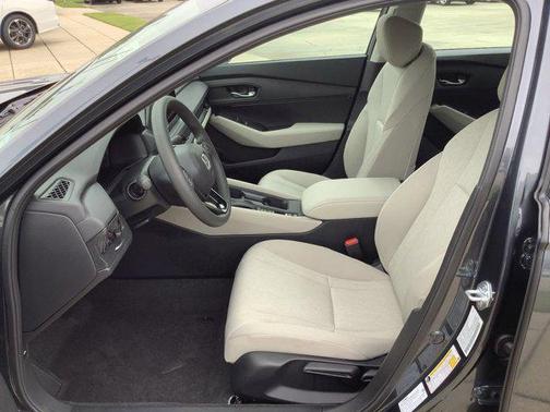 2025 Honda Accord LX 1.5T