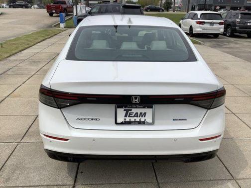 Platinum White Pearl 2026 Honda Accord Hybrid EX-L